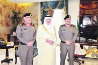 أمير مكة يُقلّد العتيبي والذيابي رتبتيهما الجديدتين