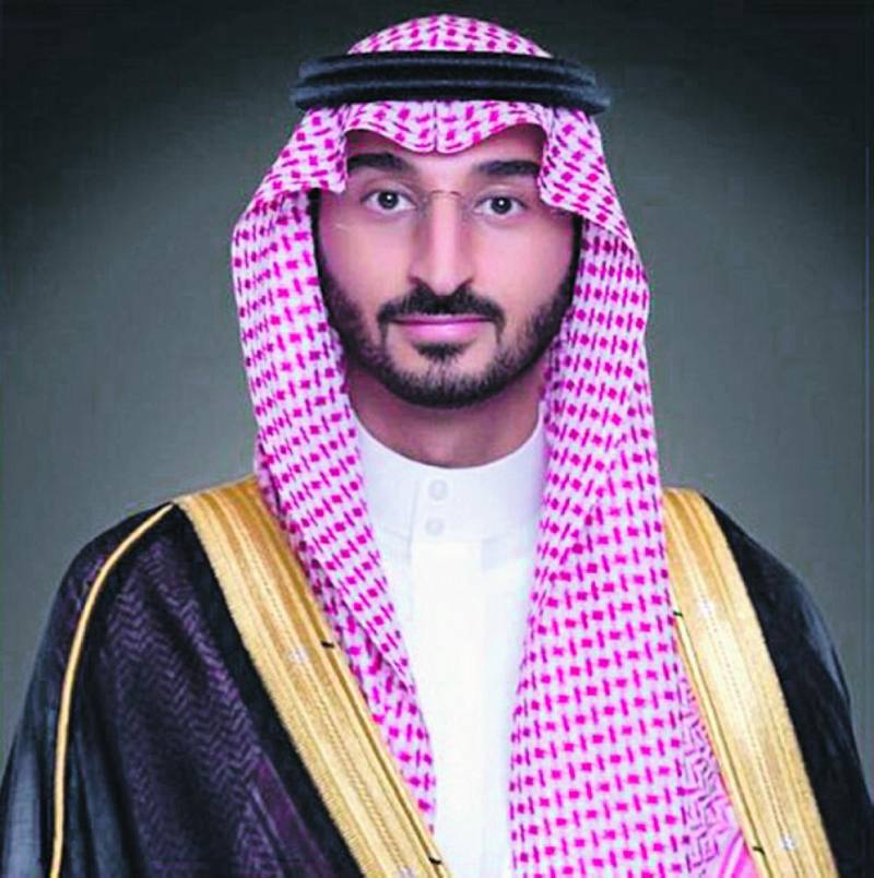 نائب أمير مكة ينقل تعازي القيادة لذوي الشهيد العتيبي