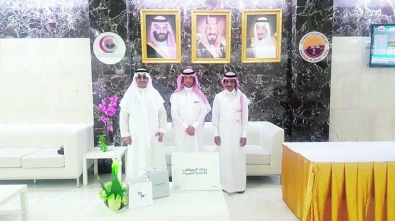 بنك الرياض يعايد الأطفال في ولادة الدمام والهيئة الملكية بالجبيل