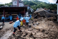 ارتفاع عدد ضحايا الفيضانات في اليابان إلى 100 قتيل