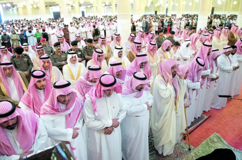 تشييع جثمان والدة الأمير جلوي بن عبدالعزيز بالرياض