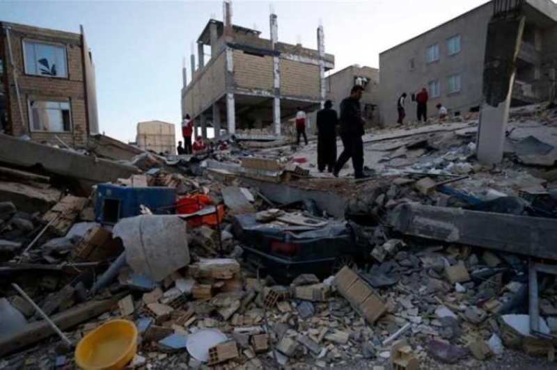 ارتفاع مصابي زلزال إيران لـ 156 شخصًا 
