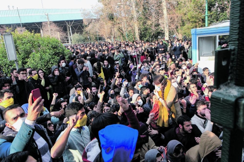 سائقو الشاحنات يجددون إضرابهم في العاصمة والمحافظات الإيرانية