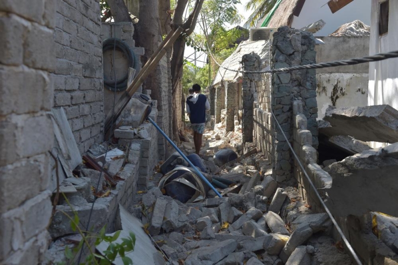 ارتفاع حصيلة ضحايا زلزال جزيرة لومبوك الاندونيسية إلى 387 قتيلاً