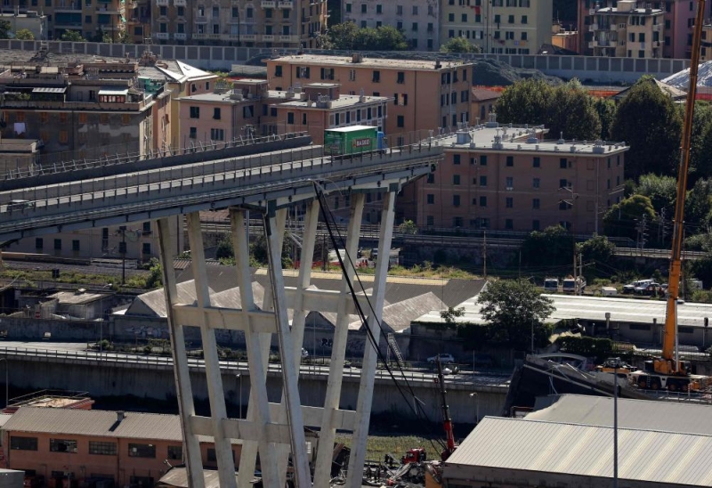 وزير البنية الإيطالي يحمل الشركة المنفذة لجسر جنوة المسؤولية