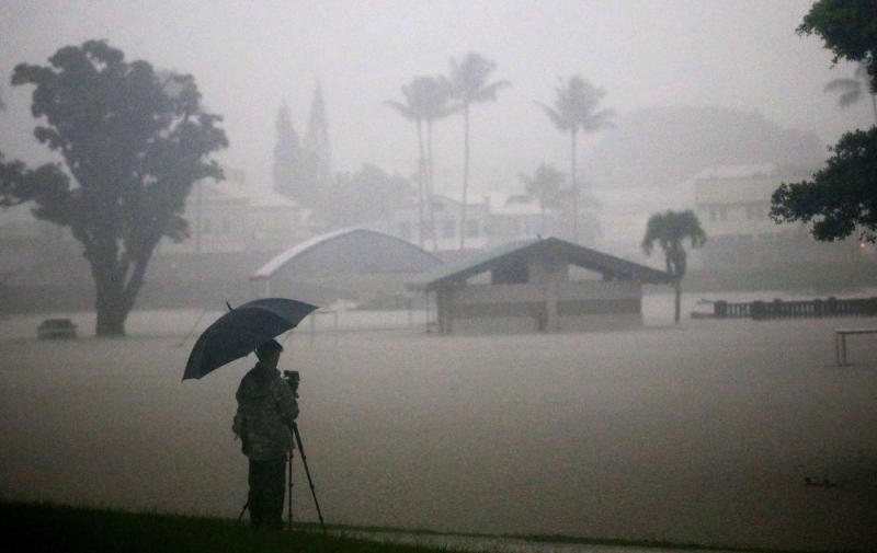 الإعصار «لين» يهدد هاواي» والسكان يخزنون المؤن