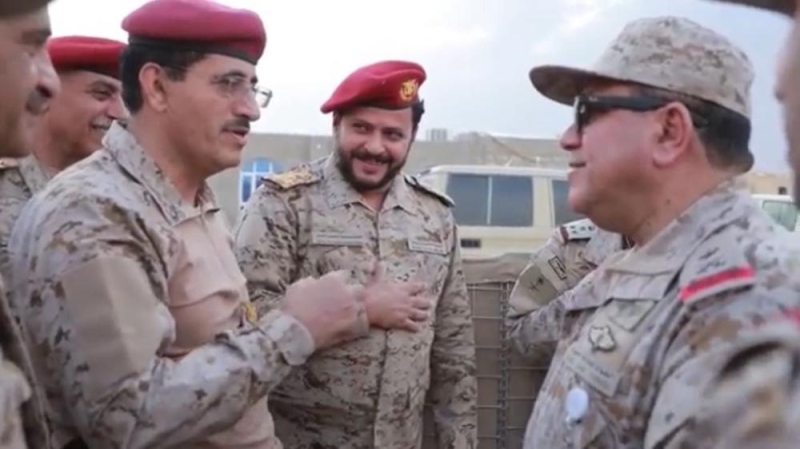 رئيس هيئة الركن للقوات المشتركة يبحث الوضع على جبهات القتال مع رئيس الأركان اليمني