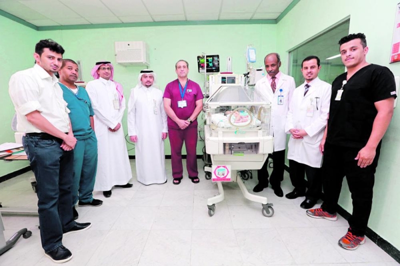 «سعود الطبية» تنقذ مولودة من تشقق العمود الفقري