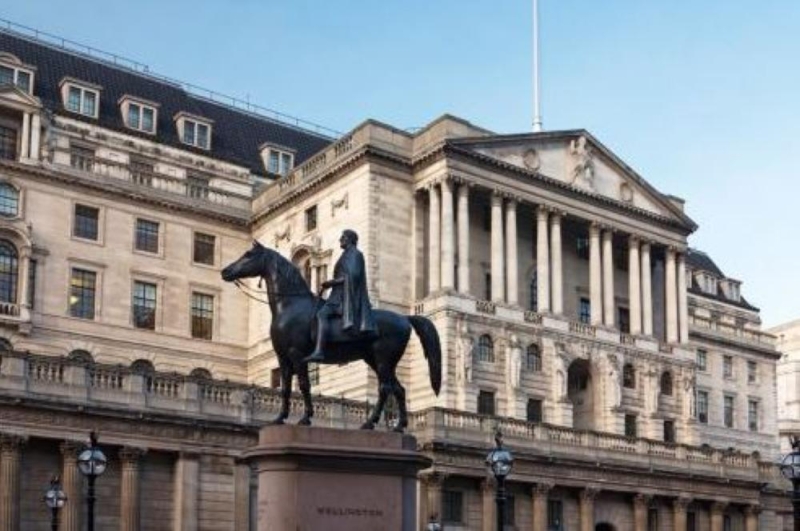 بنك إنجلترا المركزي يبقي على سعر الفائدة عند 0.75 %
