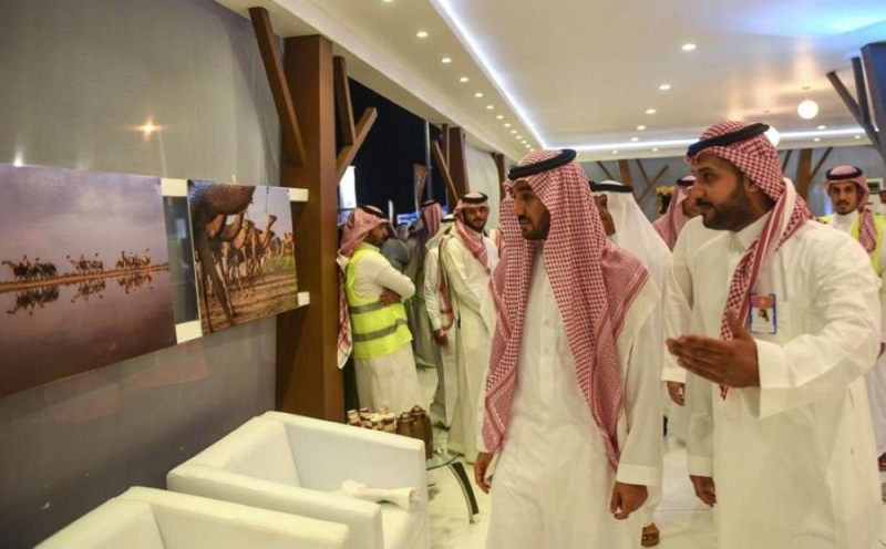 الأمير عبدالعزيز بن تركي يدشن الفعاليات المصاحبة لمهرجان الهجن