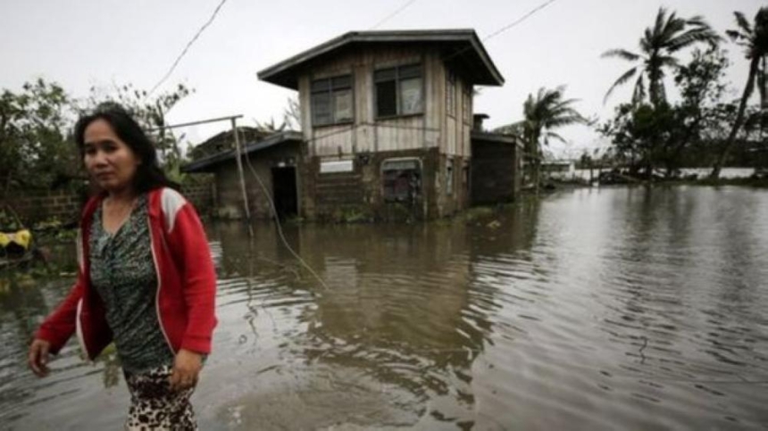 إجلاء آلاف الصينيين بسبب إعصار «مانكوت»