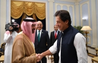رئيس وزراء باكستان يلتقي وزير الطاقة ويبحثان أوجه التعاون