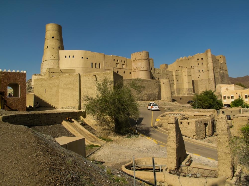 قلعة «بهلاء» العمانية تعاصر الحضارات