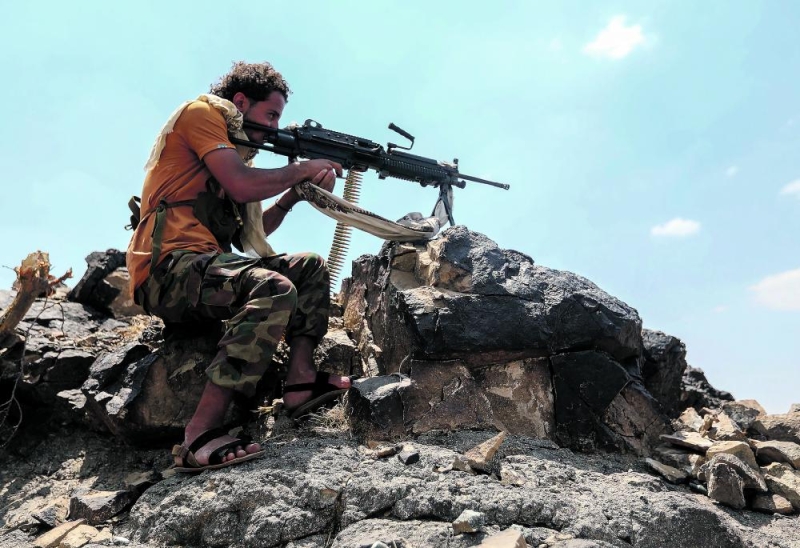 الجيش اليمني يسيطر على مخزن صواريخ حوثية بصعدة