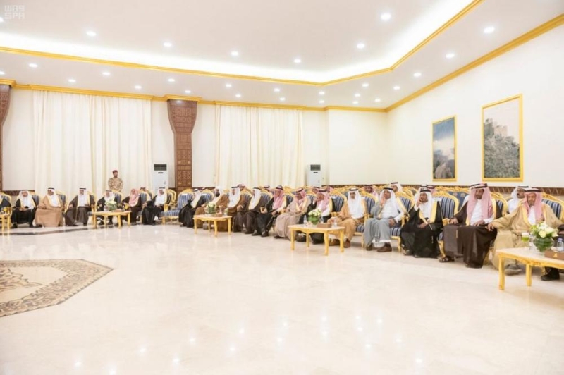 أمير الباحة يستقبل مديري الإدارات الحكومية ومشائخ القبائل بالمنطقة