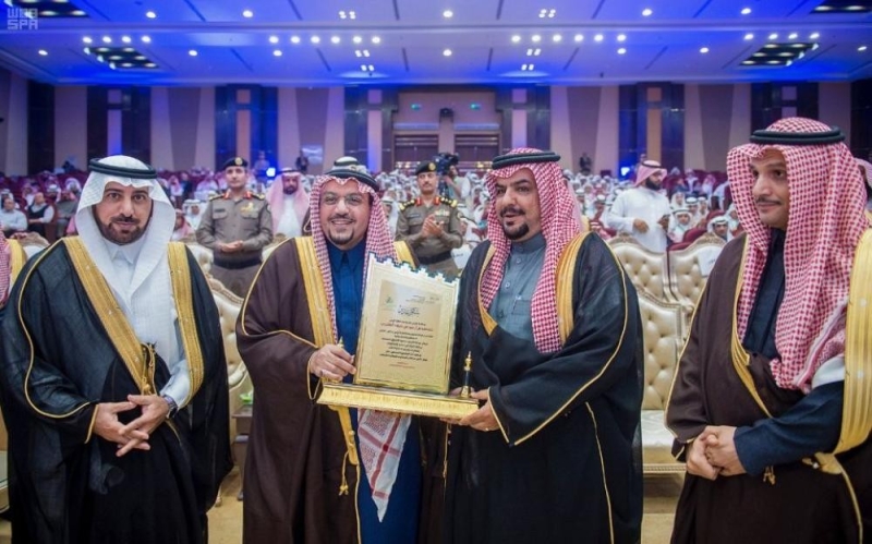 أمير القصيم يرعى حفل تكريم 211 طالباً بجائزة فيصل بن مشعل للتفوق