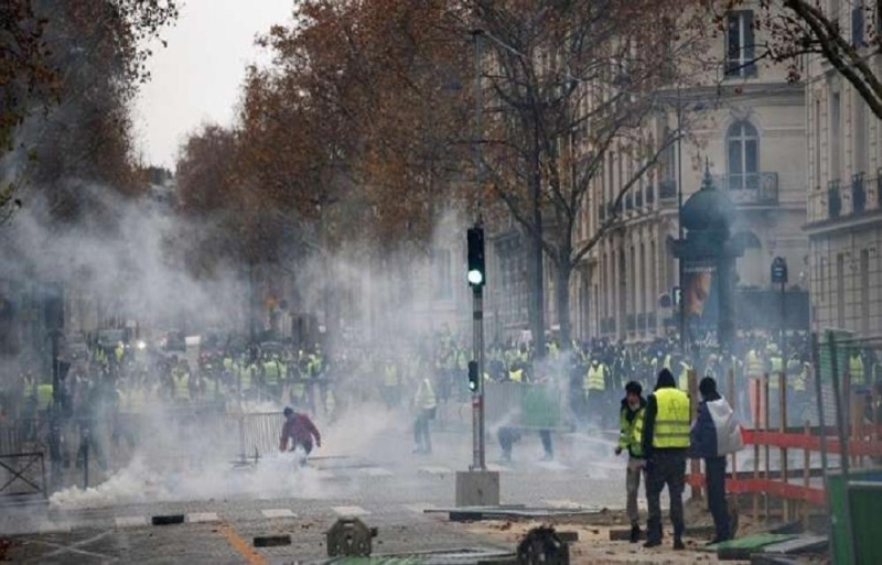 «ترامب» يقدم حلاً غريبًا لانهاء احتجاجات فرنسا