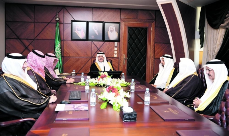 الأمير سعود بن نايف يطلع على خطة أوقاف جمعية «ترميم الخيرية»