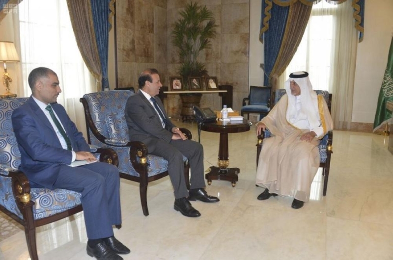 أمير مكة يبحث الموضوعات المشتركة مع سفير العراق 