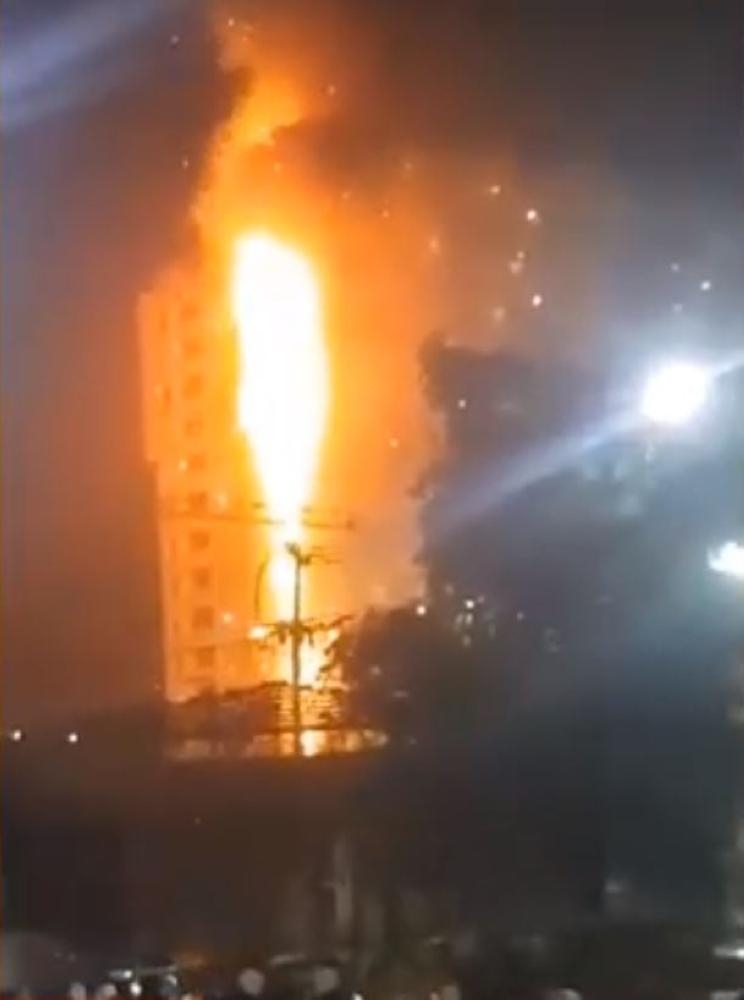 6 إصابات في حريق بمبنى في كمبوديا