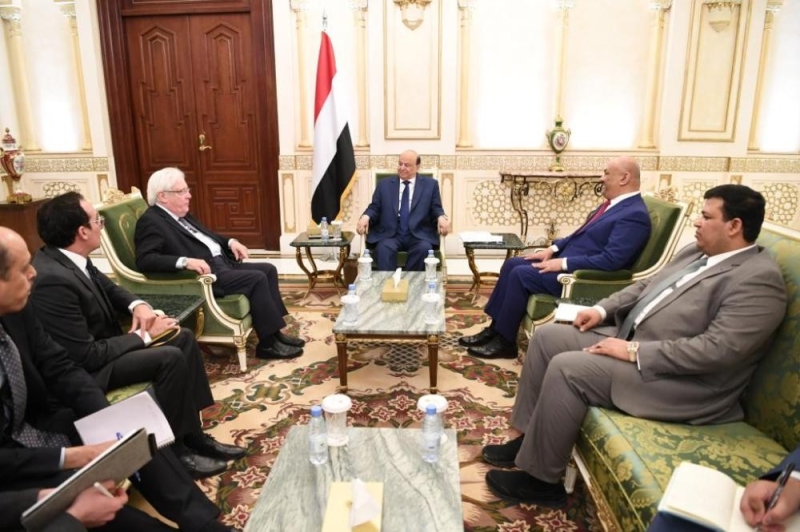الرئيس اليمني يلتقي المبعوث الأممي مارتن غريفيث