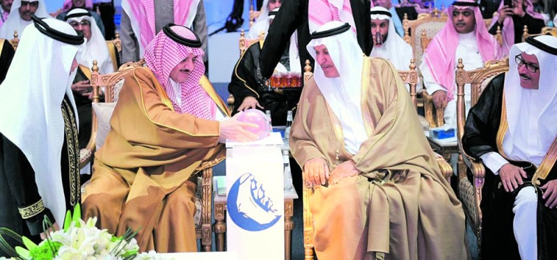 الأمير سعود بن نايف يدشن مشاريع «المواساة» للخدمات الطبية