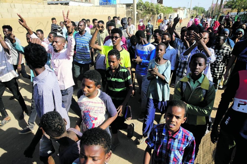 دعوات للاعتصام.. والسلطات السودانية تنشد الحوار