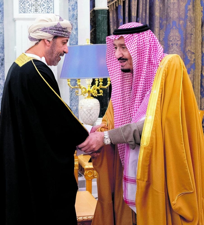 خادم الحرمين يستقبل وزير داخلية سلطنة عمان