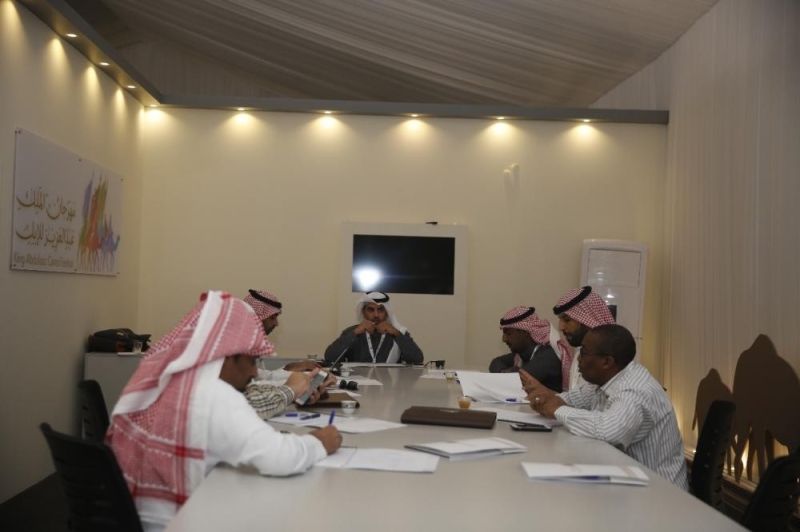 لجنة مهرجان الملك عبدالعزيز للإبل تطبق التشبيه والتسنين للسابقات
