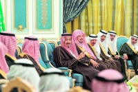 خادم الحرمين الشريفين يستقبل رئيس مجلس الشورى وأعضاء المجلس