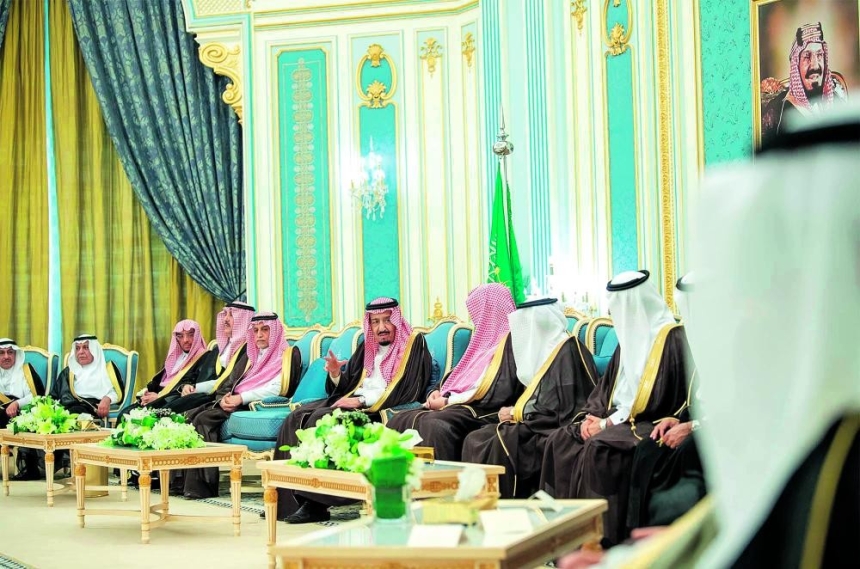 خادم الحرمين الشريفين يستقبل رئيس مجلس الشورى وأعضاء المجلس