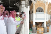 نائب أمير مكة يقف على جاهزية مرافق المسجد الحرام