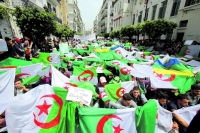للجمعة العاشرة.. الجزائر تخرج ضد النخبة الحاكمة