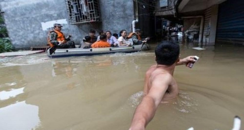 ارتفاع حصيلة ضحايا فيضانات اندونيسيا إلى 19 قتيلاً