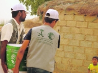 مركز الملك سلمان للإغاثة يوزع 1،516 سلة غذائية في محافظة حجة