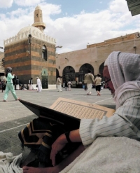 ميليشيات الحوثي تستبق رمضان بشعائر طائفية ومنع «التراويح»