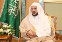 وزير الشؤون الإسلامية يوجه بالتحقيق مع مسؤولي «جامع الملك خالد»