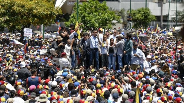 فنزويلا : مقتل 5 أشخاص في المظاهرات