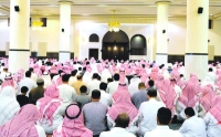 امتلاء مساجد القصيم بالمصلين بمختلف الشرائح