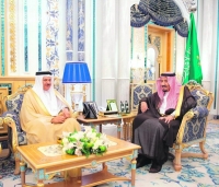 الملك يبحث مع «الزياني» مسيرة العمل الخليجي المشترك