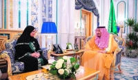 الملك يستعرض العلاقات الوثيقة مع رئيسة «الاتحادي الإماراتي»