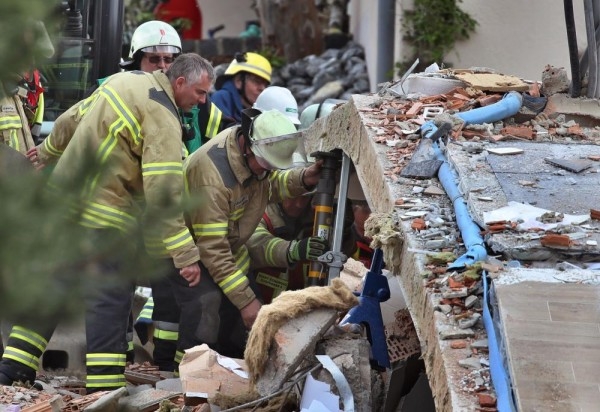 فقدان شخصين.. انفجار قوي يهدم منزلاً بألمانيا