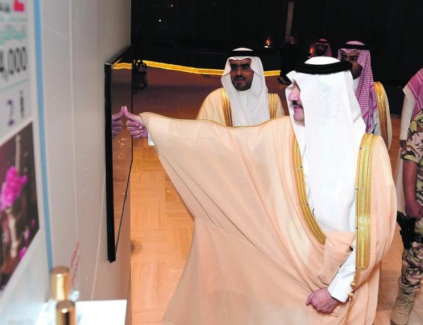 الأمير سعود بن نايف: برامج متخصصة للمستفيدين من «بر الشرقية» للانتقال من الرعوية للتنموية