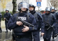 الشرطة الفرنسية تفكك مجموعة يمينية متطرفة كانت تخطط لمهاجمة دور عبادة