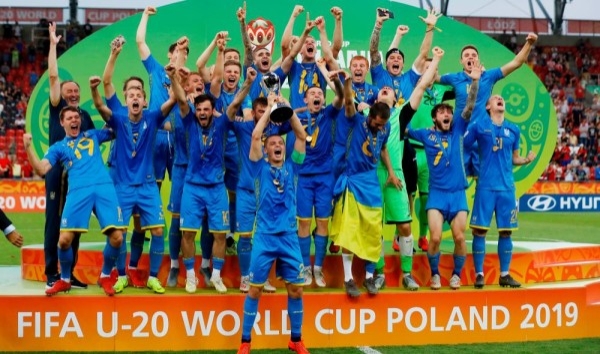 للمرة الأولى.. تتويج أوكرانيا بـ«كأس العالم للشباب»