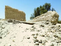 قرية الكلابية القديمة طمرتها الرمال وظلت صامدة 300 عام