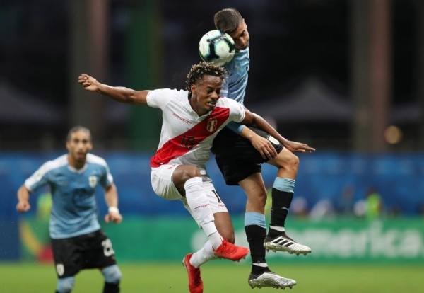 بيرو تصعد للمربع الذهبي على حساب أوروجواي