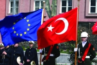 صحيفة تركية: سياسة أنقرة الخارجية في مأزق