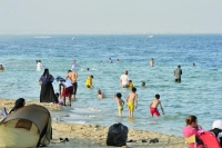 شواطئ الشرقية «كاملة العدد» في الإجازة الصيفية