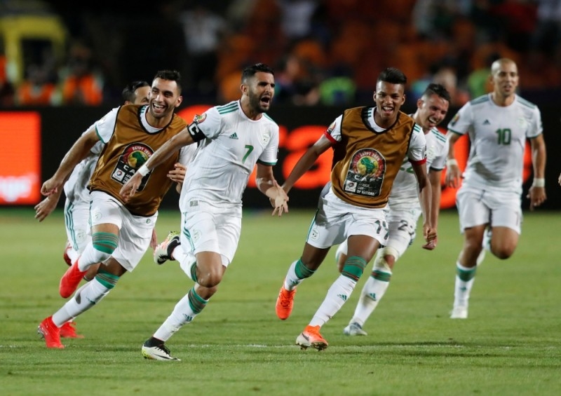 هدف قاتل يصعد بالجزائر إلى نهائي كأس افريقيا بعد 29 عاما